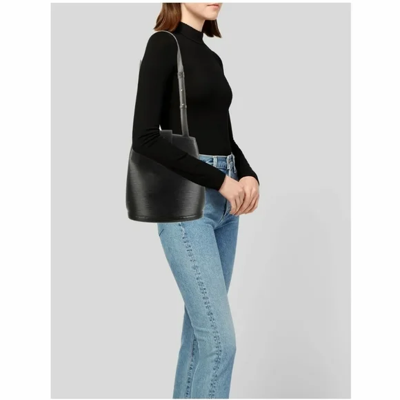 LOUIS Vuitton Epi Cluny Bag Black - Picture 4 of 10